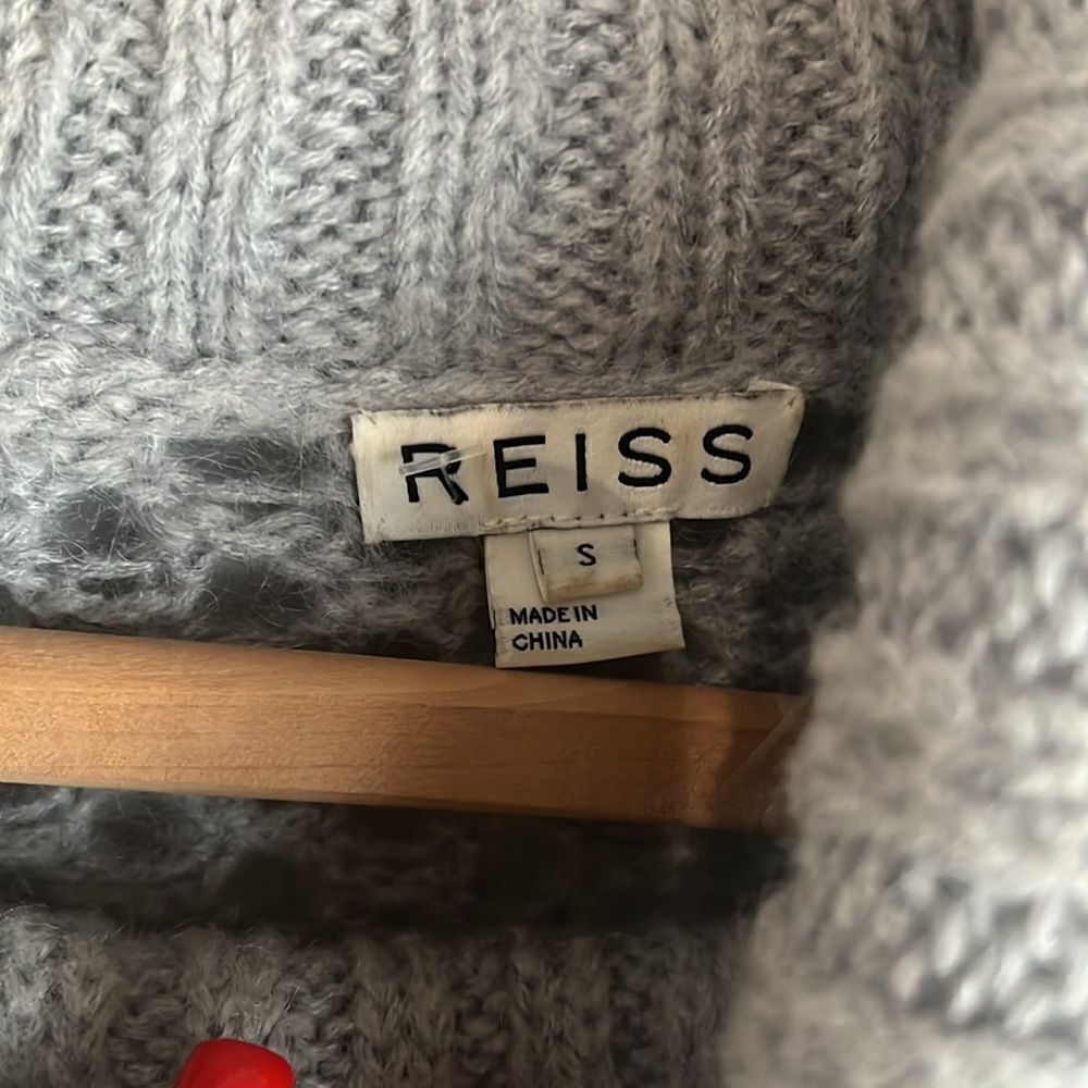 Reiss Fanella wool blend Roll Neck Cape Knit Jumper sweater - Picture 9 of 15